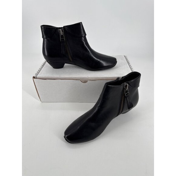 Black Leather Ankle Boots With Side Zipper - Picture 1 of 10